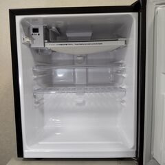 TOSHIBA 東芝冷蔵庫 1ドア GR-HB40PA(TS) 外形寸法 幅425mm x 奥行450mm x 高さ520mm 定格内容積38L 2021年製の画像