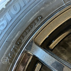 ブリジストンVRX3  215\60R16 使用700km程度 の画像