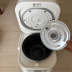 【11/30まで！清掃済】3合炊き炊飯器①の画像