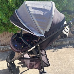 アップリカ 3輪べベビーカーの画像