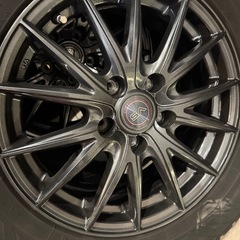 スタッドレスタイヤの画像