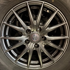 スタッドレスタイヤの画像