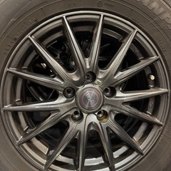 スタッドレスタイヤの画像