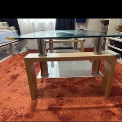 強化ガラステーブル、ソファセットの画像
