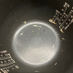 O 2511-517 象印　圧力IH炊飯ジャー　年式不明　1升炊き　通電確認済み　キズ汚れ有りの画像