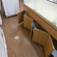 ジュエリー陳列棚（鍵付き）の画像