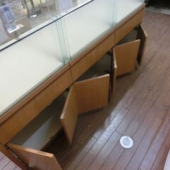 ジュエリー陳列棚（鍵付き）の画像