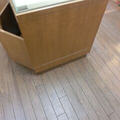 ジュエリー陳列棚（鍵付き）の画像