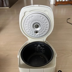 【11/30まで！清掃済】タイガー3合炊き炊飯器②の画像