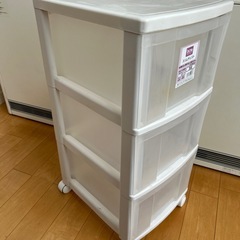 決まりました　プラケース三段　コロコロつきの画像