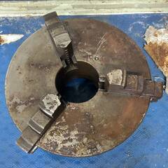 🔷🔶🔷ww5/19 三つ爪 スクロールチャック 旋盤チャック直径2300mm 中古 工具 旋盤 三つ爪チャック 丸材 クランプ スクロール 道具 ★直接引取歓迎🔷🔶🔷の画像