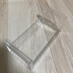 メイク用品、推し活、ミニカーなど収納棚の画像