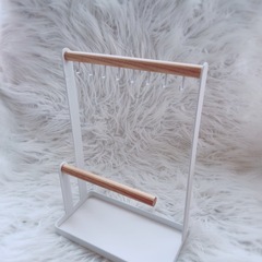 【未使用】tosca(トスカ)アクセサリースタンド(ホワイト・木目)の画像