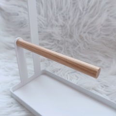 【未使用】tosca(トスカ)アクセサリースタンド(ホワイト・木目)の画像