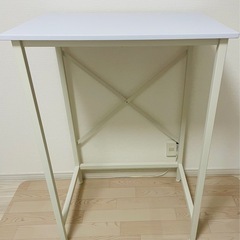 スタンディングテーブルの画像