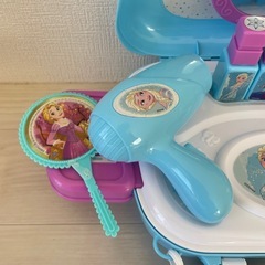 11月末で処分【前橋市直接受け渡し】アナと雪の女王　おしゃれバッグ　コスメ　ティアラ　ステッキなどの画像