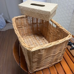 収納カゴ(おまけティッシュケース)の画像