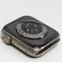 Apple Watch Series 6/GPS+セルラー/44mm/A2376/チタニウム〈M0H23J/A〉の画像
