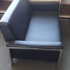 オフィスセット 応接セット【二人掛け椅子・一人掛け椅子・ガラステーブル】 別途、美品机・椅子　※引き取り限定の画像