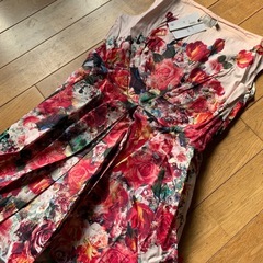 asos ワンピース 未使用　花柄　ピンクの画像