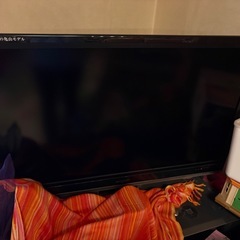 テレビとテレビ台の画像