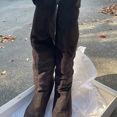 スエードロングブーツ黒の画像