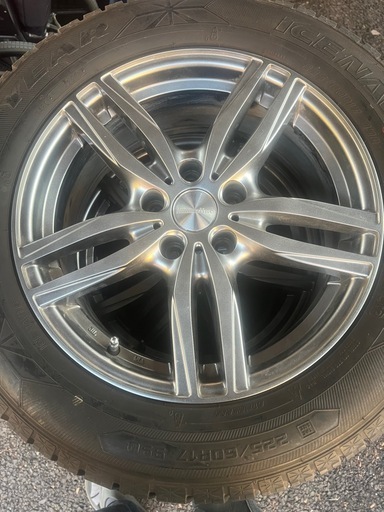 225/60R17,2018年,17✖️7J  4つのタイヤはすべて良好な状態です。  