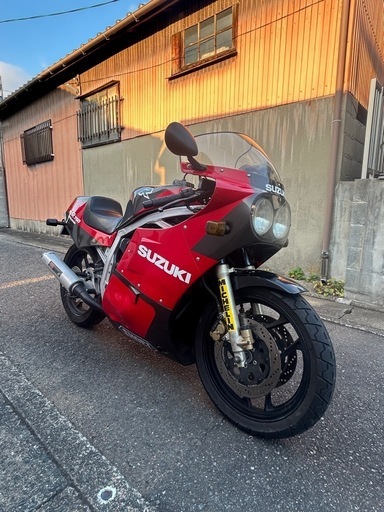 初期型GSX-R750 GR71F  マッククレーンバックステップ　車検令和8年10月まで