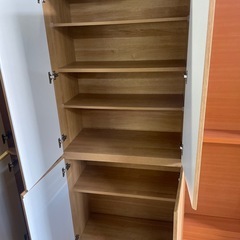 収納棚の画像