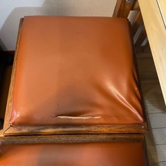 テーブル＆2脚の椅子セットの画像