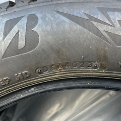 ブリヂストンスタッドレスタイヤ4本セット
（18インチ）の画像