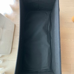 座れる収納ボックスの画像