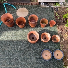 中古植木鉢　複数の場合考えますの画像