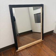 木製フレームの壁掛けミラー（50×60cm）2つsetの画像