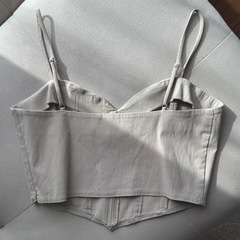 女性用トップスの画像