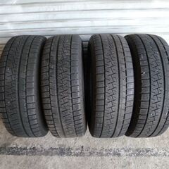 スタッドレスタイヤ（中古）　ピレリ　225/60R17　4本セットの画像