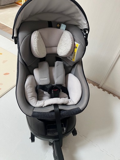 決定しました　コンビ　ISOFIX チャイルドシート　360度回転