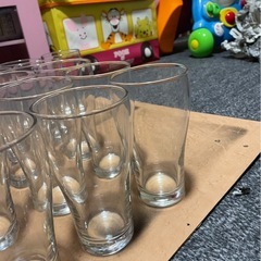 ガラスのコップの画像