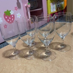 ガラスのコップの画像