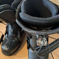 スノーボードセット一式（ボード・収納ケース・靴・ウェア・小物付）の画像