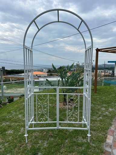 フラワーアーチ　ローズアーチ扉付き