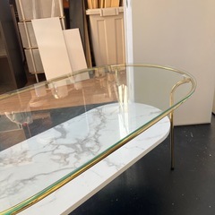 Francfranc フランフラン レガート　コーヒーテーブル （大理石風の棚付き）楕円形 ガラステーブルの画像