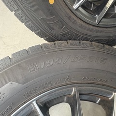 スタッドレスタイヤ　195/65R15 溝ありプリウス
　の画像