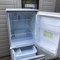 【大特価✨】一人暮らしを始める方必見‼️ SHARP 冷蔵庫　SJ-D14C-S（137L）・洗濯機 ES-GE6A-P（6kg）セット　2017年製の画像