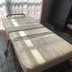電動リクライニングベッドの画像