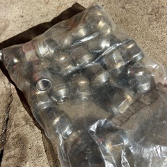 車ホイールナット24個の画像