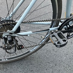 🟢【購入半年以内】クロスバイク　６段変速　譲渡証明書ありの画像