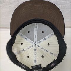 ニューエラロサンゼルスドジャース 　5950キャップ 白　紺　ピンストライプ ネイビーつば 刺繍ロゴ 帽子 メンズ レディース 野球 ストリート系にも人気のベースボールキャップ　251121-6Yの画像