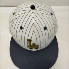 ニューエラロサンゼルスドジャース 　5950キャップ 白　紺　ピンストライプ ネイビーつば 刺繍ロゴ 帽子 メンズ レディース 野球 ストリート系にも人気のベースボールキャップ　251121-6Yの画像