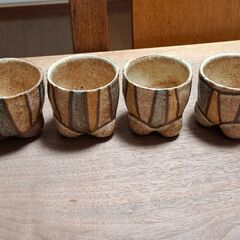 急須と湯飲みのセットの画像